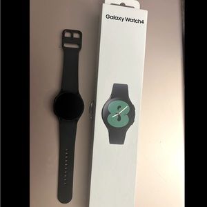 Galaxy Watch4 - bundle and save!